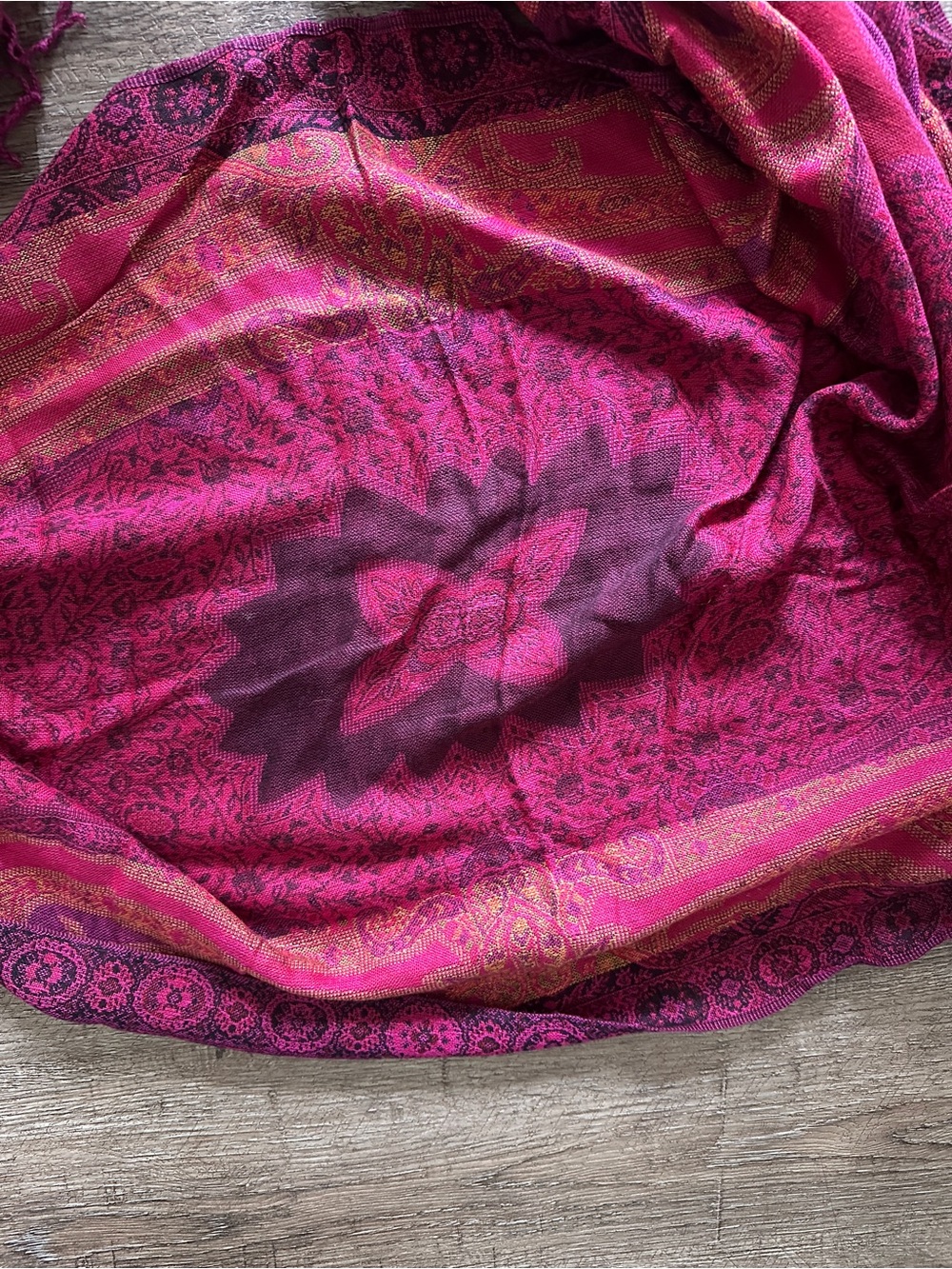Vibrant Magenta & Purple Woven Pashmina Scarf Fringe Shawl Wrap - Picture 4 of 4